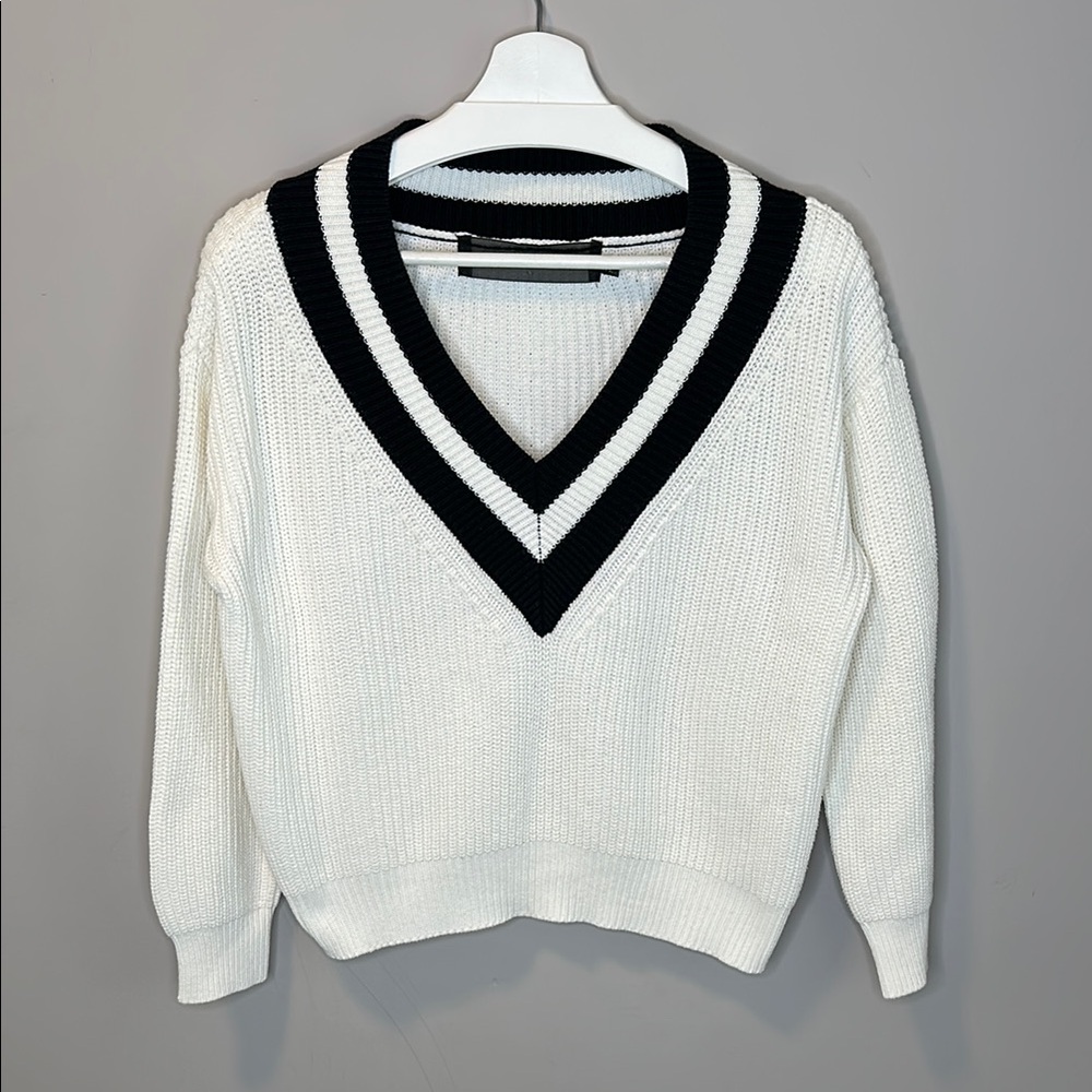 Code Mode V-Neck Black and White Knit Sweater